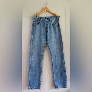 Vintage Levi’s 501 Straight Leg Button Fly Jeans (33)